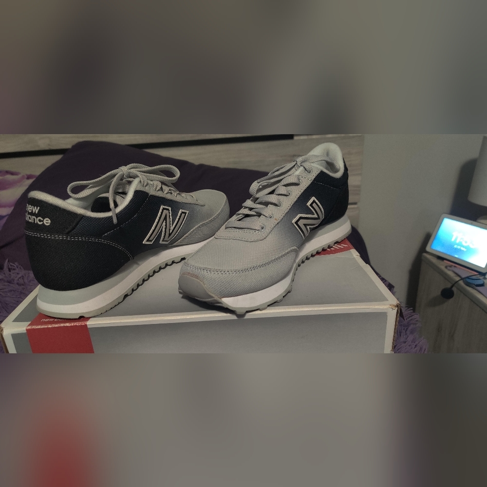 Ladies Tennis Shoes